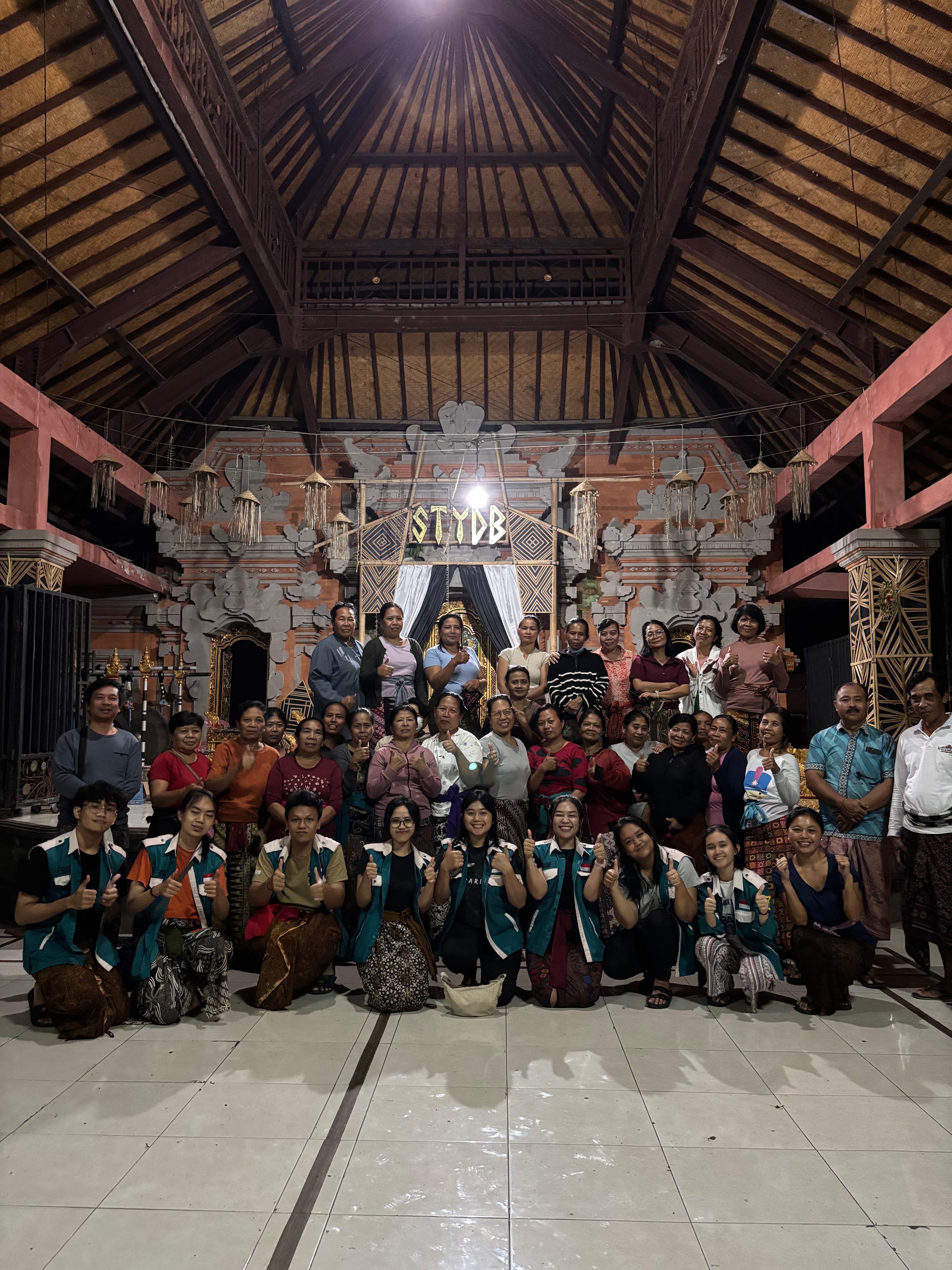 Persiapan Odalan melalui latihan tabuh di Balai Banjar Desa Nyanglan, wujud pelestarian budaya Bali